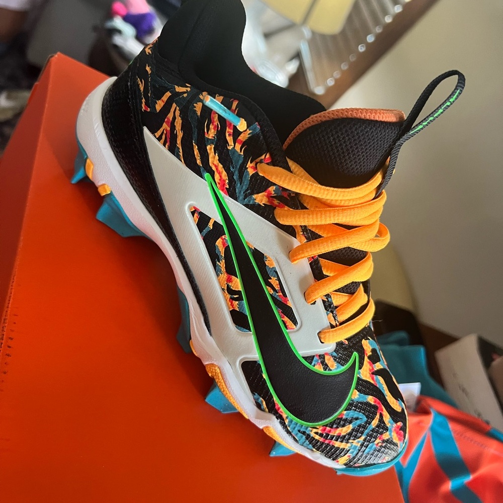 Nike Alpha Menace Shark 4 Travis Kelce 3Y